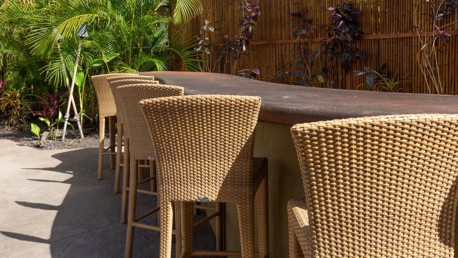 Plumeria Suite, 2-Bedrooms, Sleeps 6, Pool & Bbq, Pre-Renovation Summer Sale 0*, Kihei United States