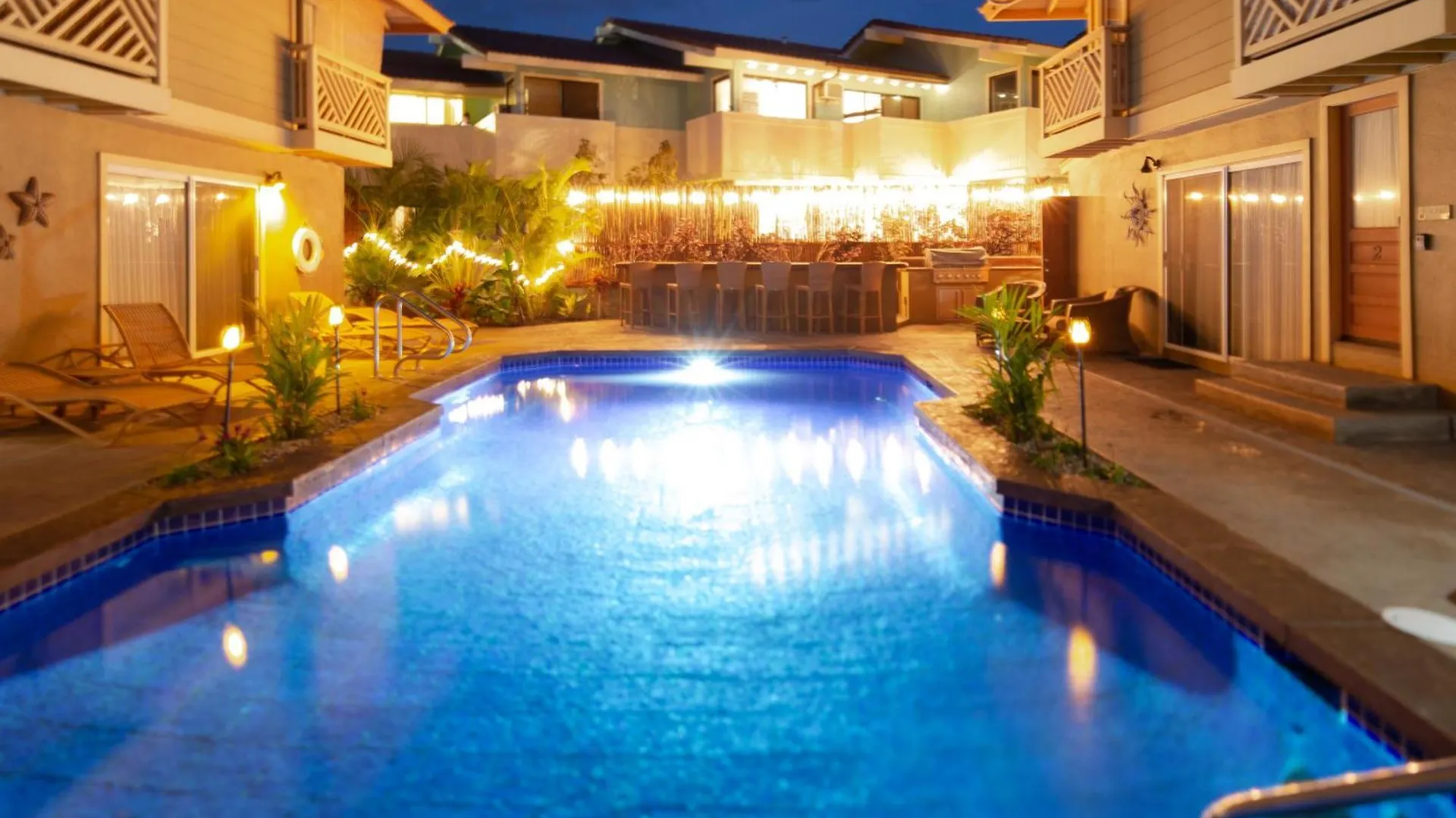 Plumeria Suite, 2-Bedrooms, Sleeps 6, Pool & Bbq, Pre-Renovation Summer Sale United States